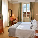Lh Lloyd 3*