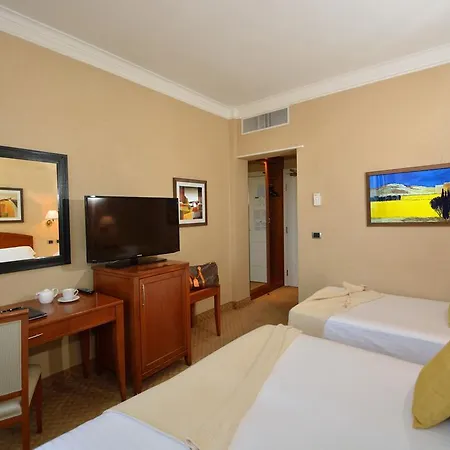 Lh Lloyd 3*