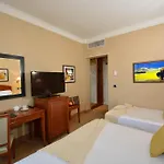 Lh Lloyd 3*