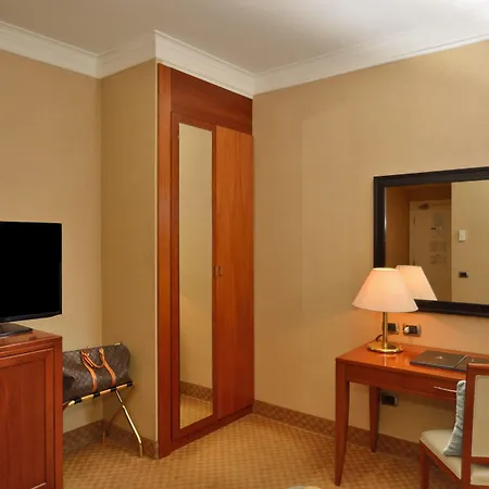 Hotel Lh Lloyd