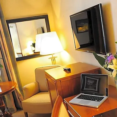 Lh Lloyd Szálloda 3*