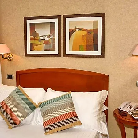 Hotel Lh Lloyd