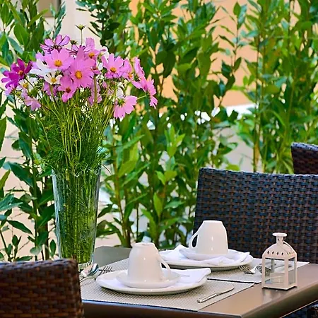 Lh Lloyd فندق 3*