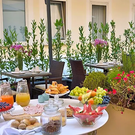 Hotel Lh Lloyd