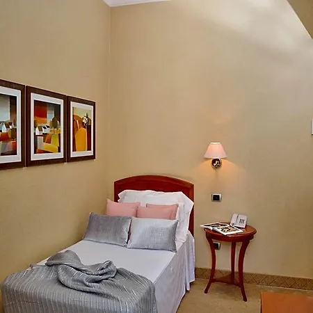 Lh Lloyd 3* Róma