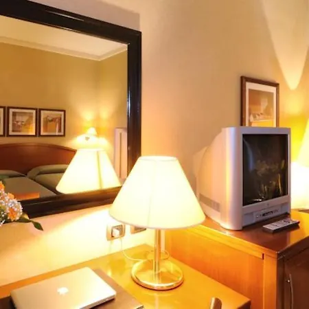 Lh Lloyd 3* Roma